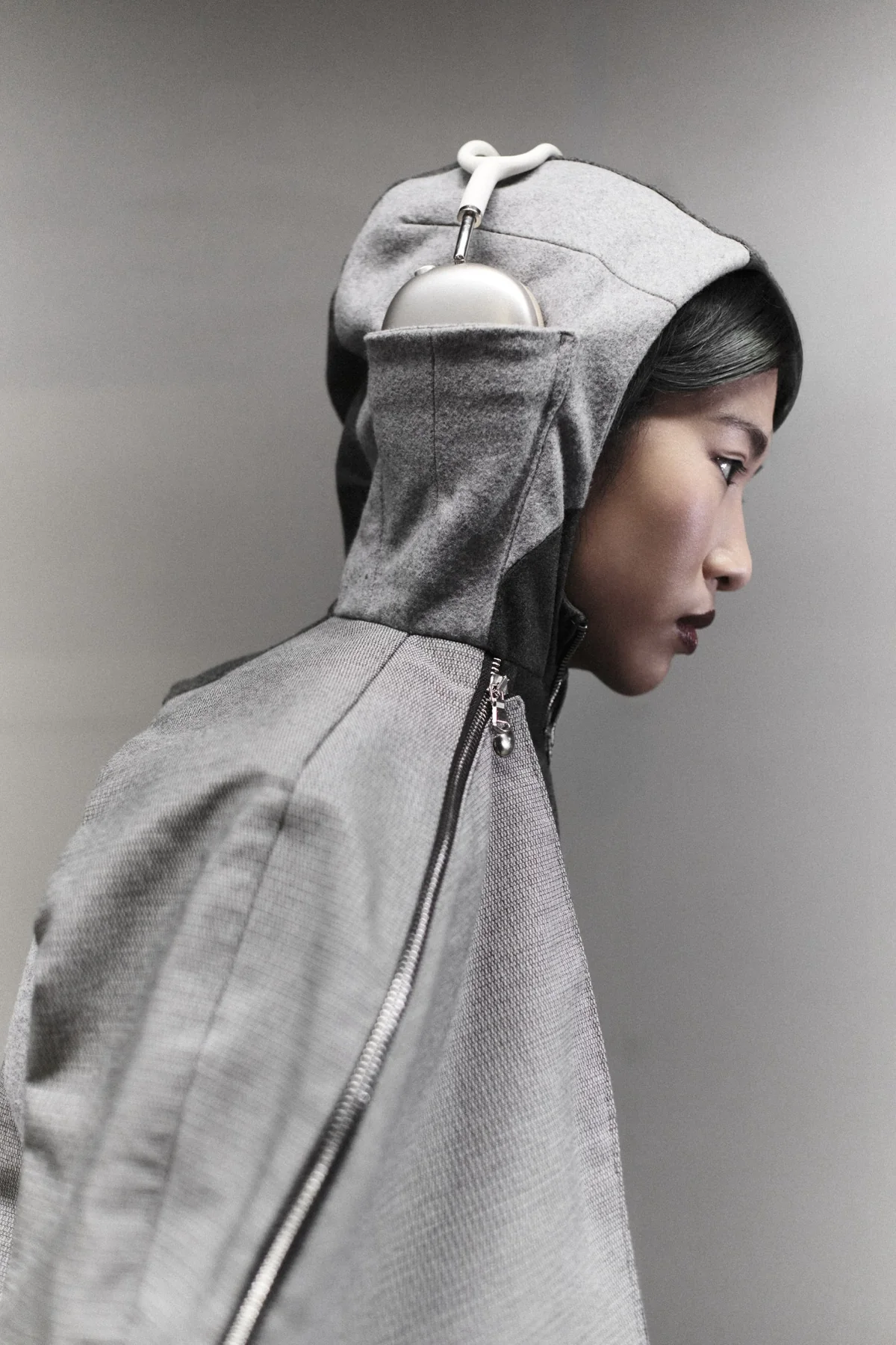 TECH-NECK 06