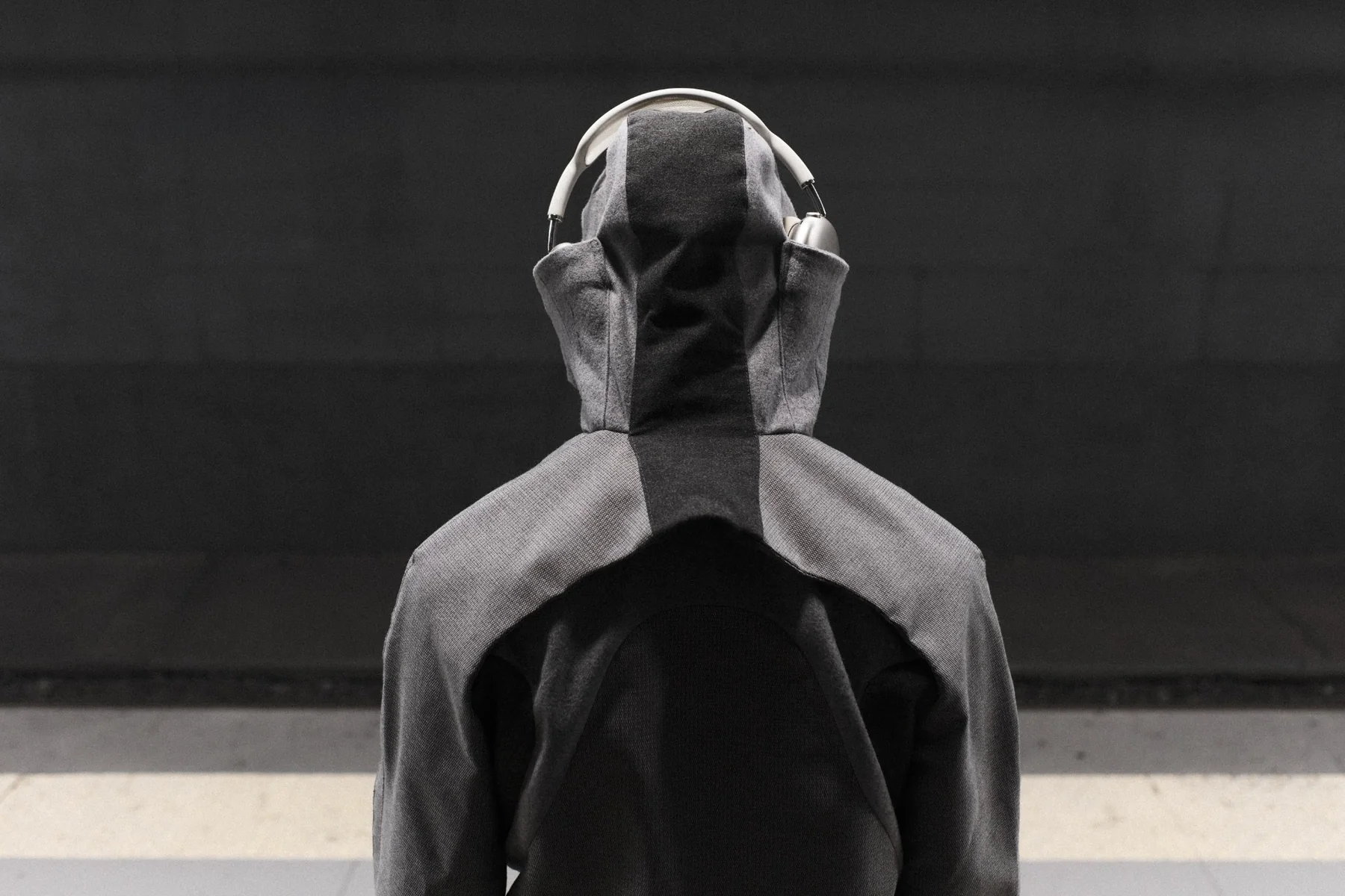 TECH-NECK 08