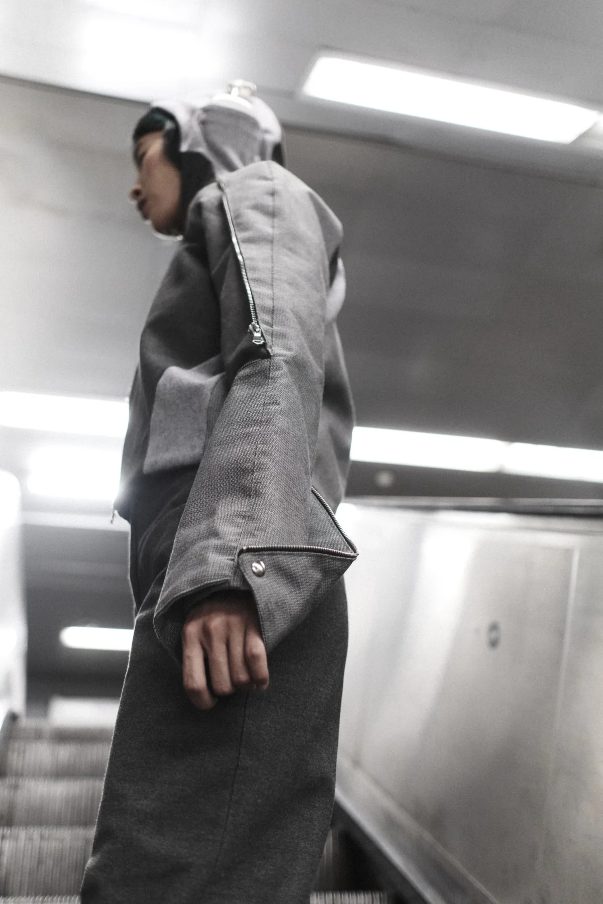 TECH-NECK 09